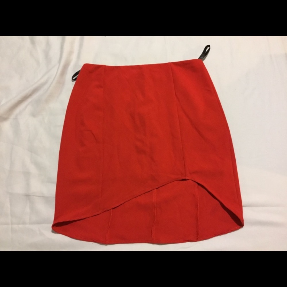 Red mini skirt - Picture 5 of 5